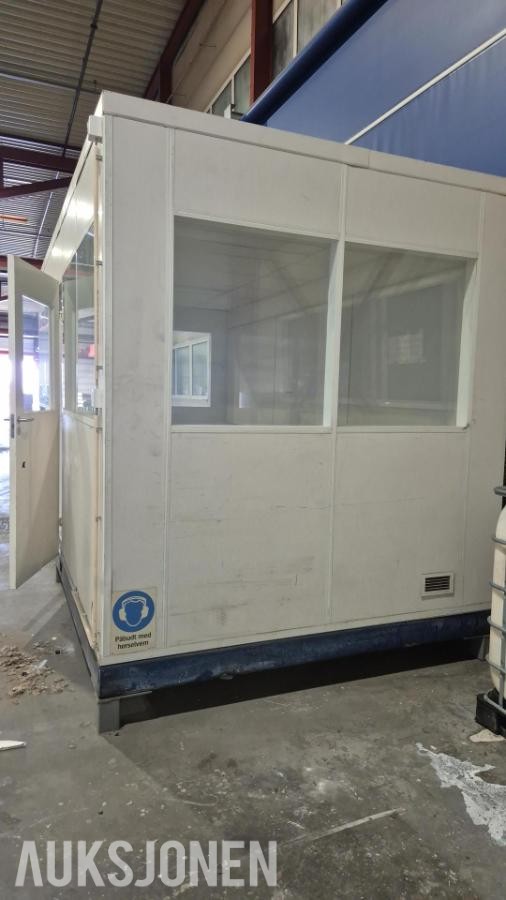 Isolert kontorbrakke / kontormodul med strøm – 4,80 × 2,39 m